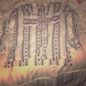 Linen top. Make me an offer!